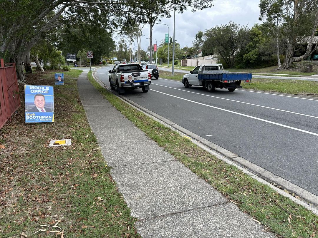 Community Roadside Helensvale